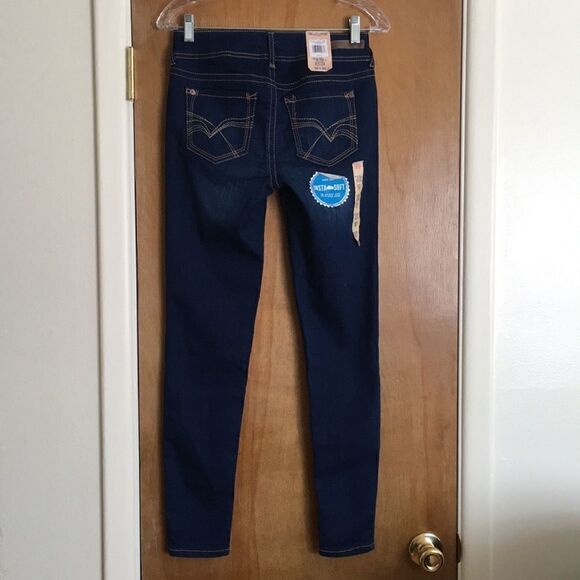 Wallflower Ultra Fit Skinny Authentic Denim - Picture 3 of 8